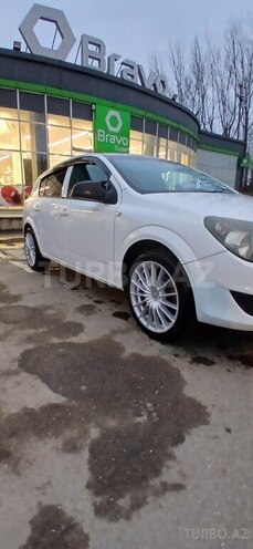Opel Astra 2010, 223,600 km - 1.4 l - Lənkəran