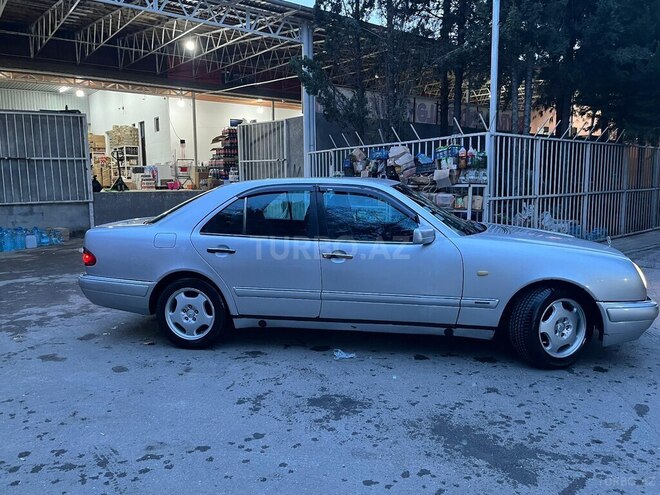 Mercedes E 230 1996, 312,000 km - 2.3 л - Ağdaş