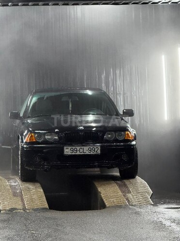 BMW 318-2