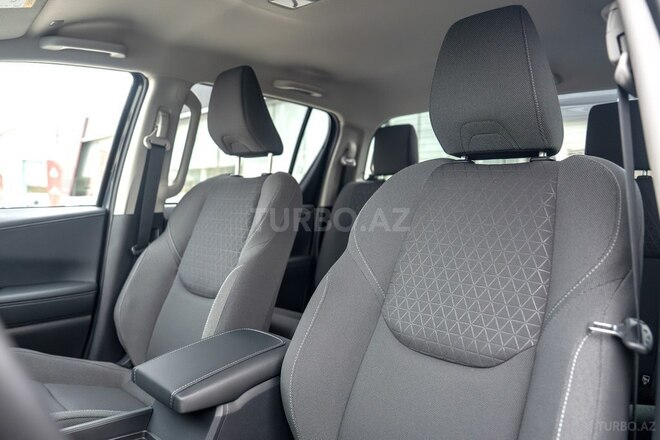 Toyota Hilux-21