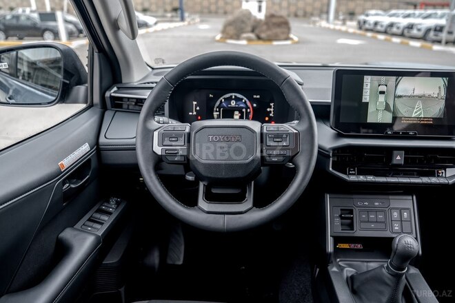 Toyota Hilux-15
