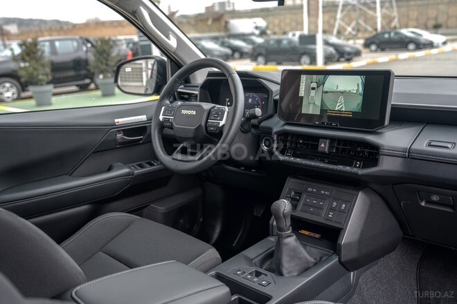 Toyota Hilux-13