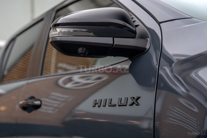 Toyota Hilux-11