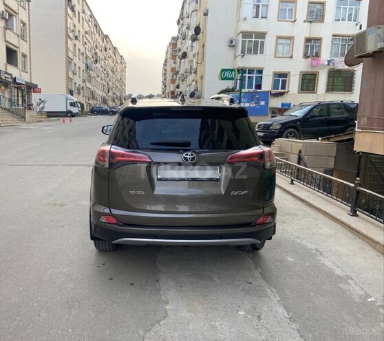Toyota RAV4-2