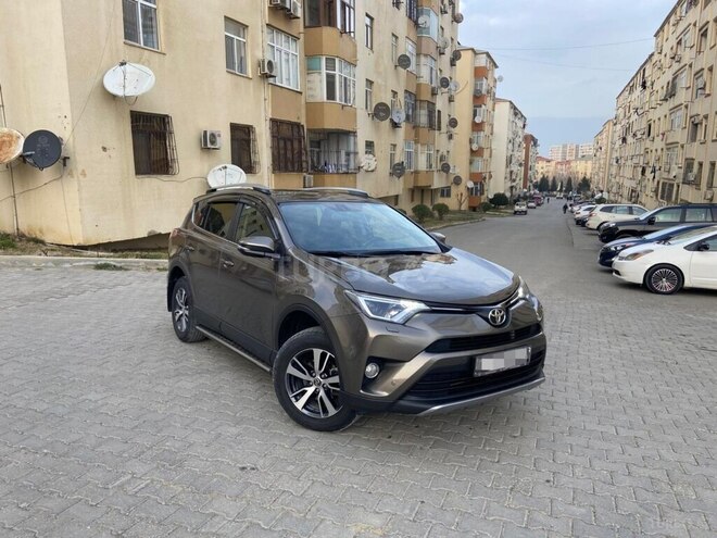 Toyota RAV4-1