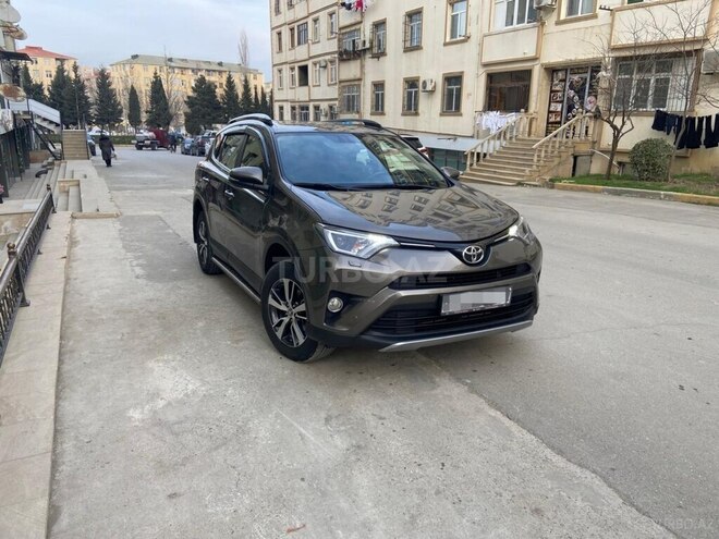 Toyota RAV4-9