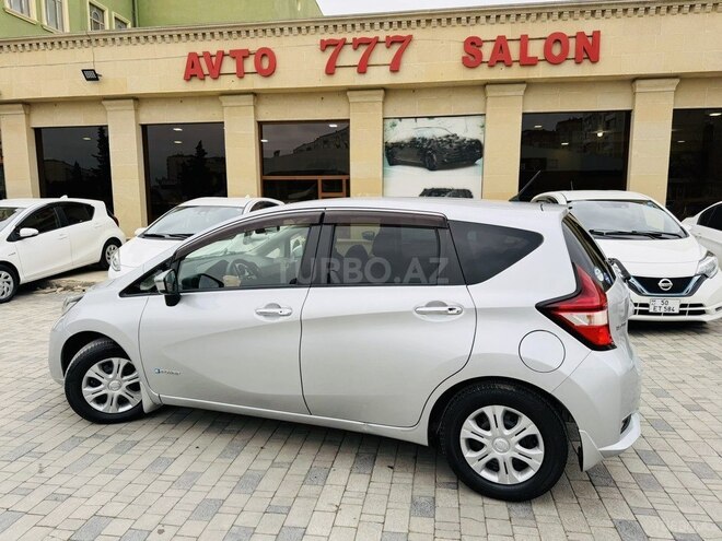 Nissan Note-8