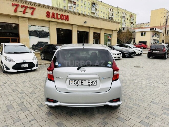Nissan Note-7