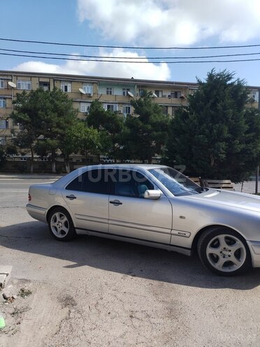 Mercedes E 280 1998, 200,000 km - 2.8 l - Siyəzən