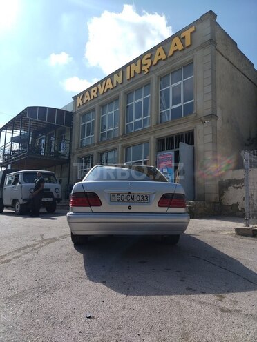 Mercedes E 280 1998, 200,000 km - 2.8 l - Siyəzən