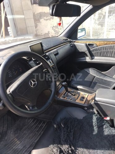 Mercedes E 280 1998, 200,000 km - 2.8 l - Siyəzən