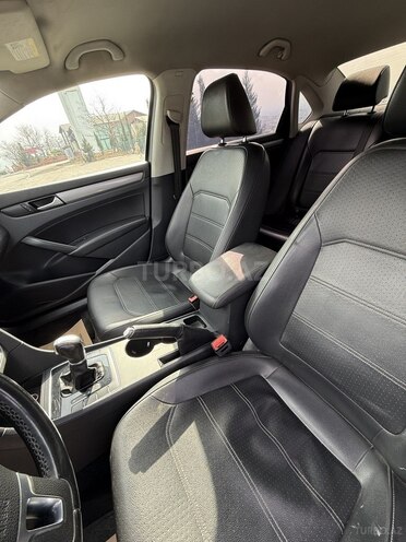 Volkswagen Passat (North America) 2016, 262,000 km - 1.8 л - Ağsu
