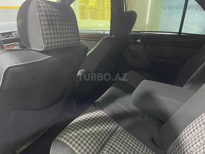 Mercedes E 220 1994, 387,000 km - 2.2 l - Bakı