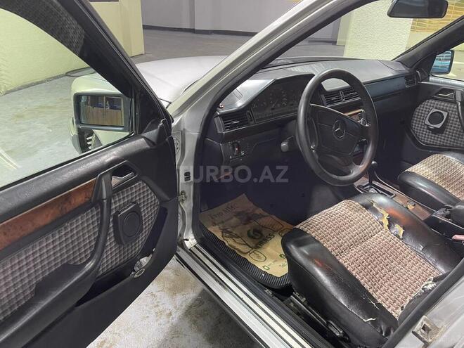 Mercedes E 220 1994, 387,000 km - 2.2 l - Bakı