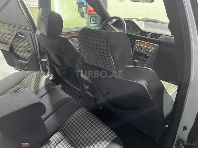Mercedes E 220 1994, 387,000 km - 2.2 l - Bakı