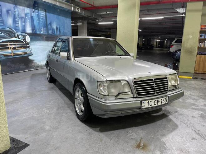 Mercedes E 220 1994, 387,000 km - 2.2 l - Bakı