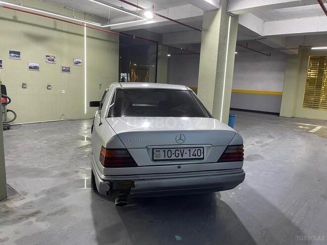 Mercedes E 220 1994, 387,000 km - 2.2 l - Bakı