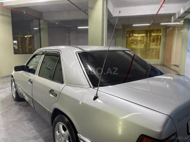 Mercedes E 220 1994, 387,000 km - 2.2 l - Bakı