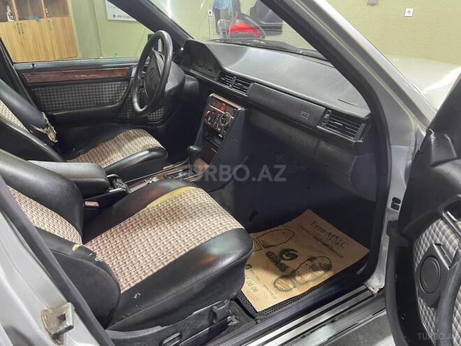 Mercedes E 220 1994, 387,000 km - 2.2 l - Bakı