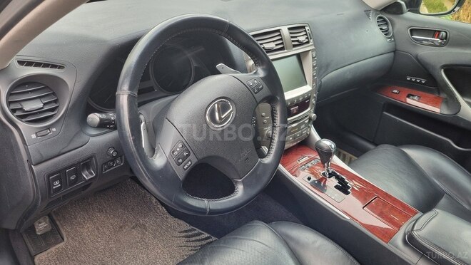 Lexus IS 300-8