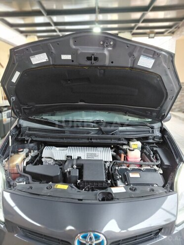 Toyota Prius 2015, 130,559 km - 1.8 л - Bakı