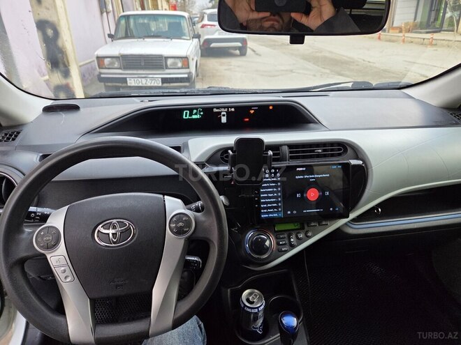 Toyota Prius C-5