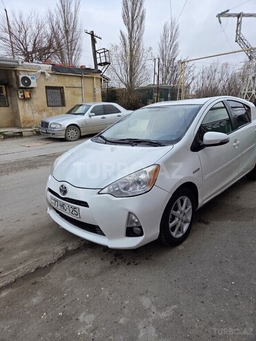 Toyota Prius C-1