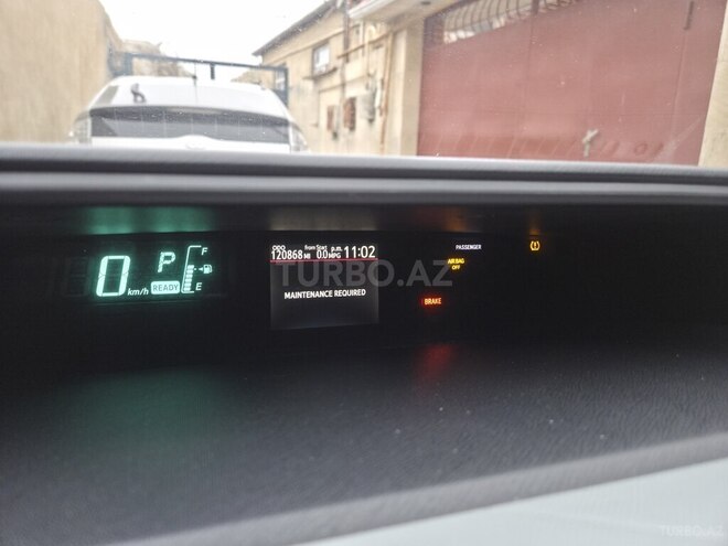 Toyota Prius C-4