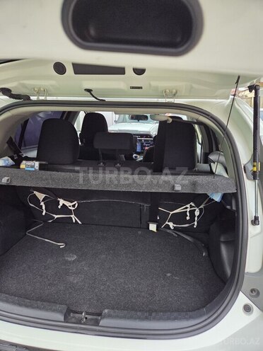 Toyota Prius C-7