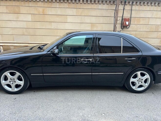 Mercedes E 320-6