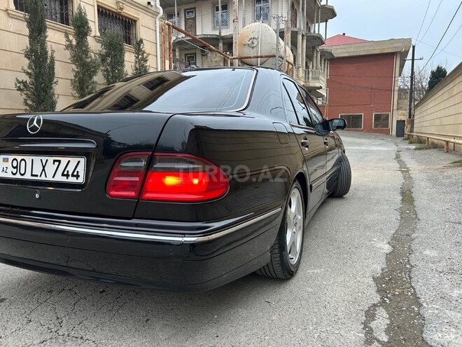 Mercedes E 320-3