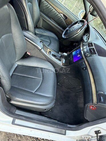 Mercedes E 240 2002, 301,500 km - 2.6 l - Saatlı