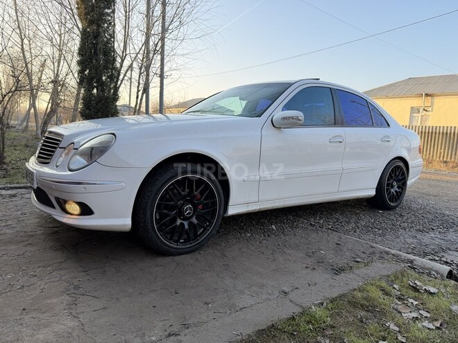 Mercedes E 240 2002, 301,500 km - 2.6 l - Saatlı