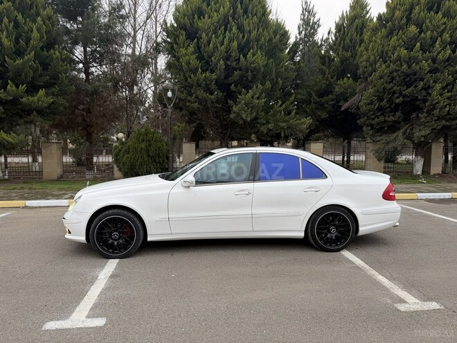 Mercedes E 240 2002, 301,500 km - 2.6 l - Saatlı