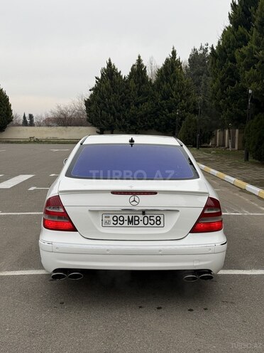 Mercedes E 240 2002, 301,500 km - 2.6 l - Saatlı