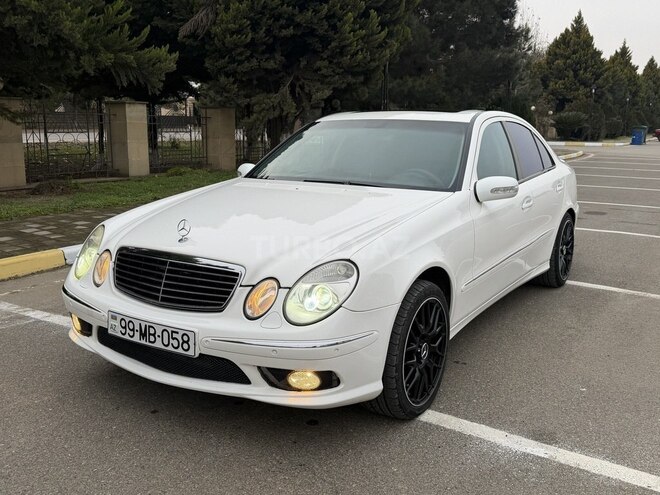 Mercedes E 240 2002, 301,500 km - 2.6 l - Saatlı