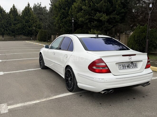 Mercedes E 240 2002, 301,500 km - 2.6 l - Saatlı