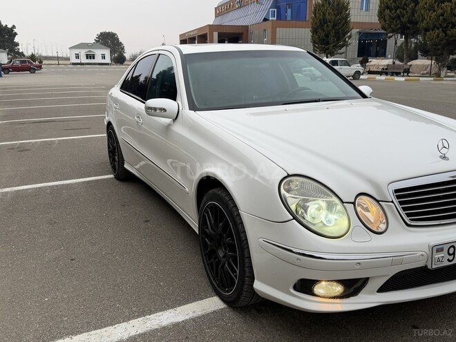 Mercedes E 240 2002, 301,500 km - 2.6 l - Saatlı
