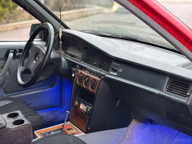 Mercedes 190 1992, 213,684 km - 2.0 l - Bakı
