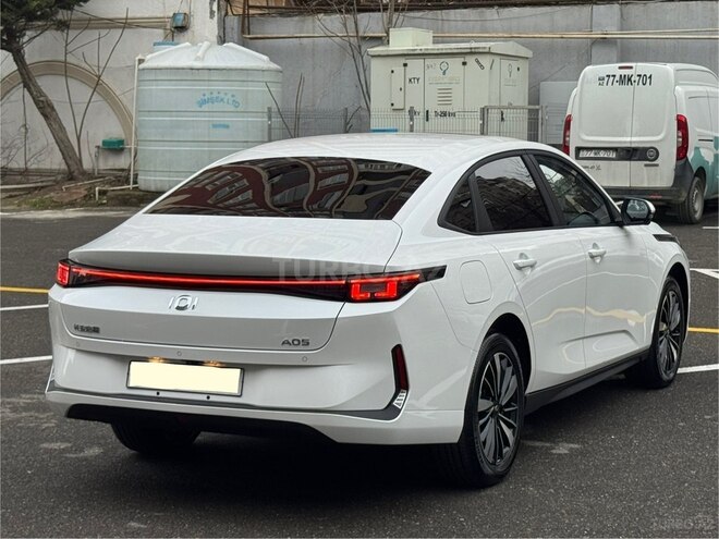 Changan Qiyuan A05 2024, 12,000 km - 1.5 л - Bakı