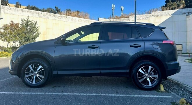 Toyota RAV4 2017, 106,300 km - 2.0 l - Bakı