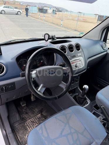 Ford Tourneo Connect-9