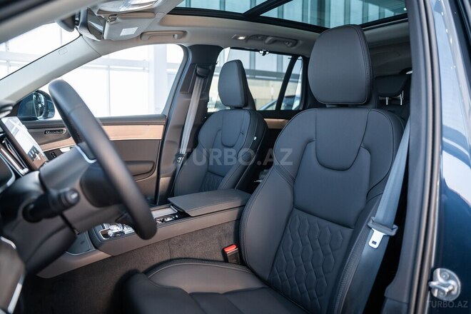 Volvo XC90-11