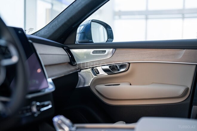 Volvo XC90-13