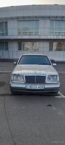Mercedes  1995, 420,000 km - 2.0 l - Qazax
