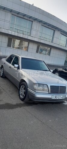 Mercedes  1995, 420,000 km - 2.0 l - Qazax