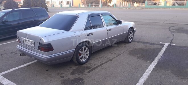 Mercedes  1995, 420,000 km - 2.0 l - Qazax