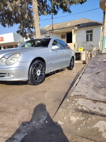 Mercedes E 220 2003, 280,000 km - 2.2 l - Tovuz