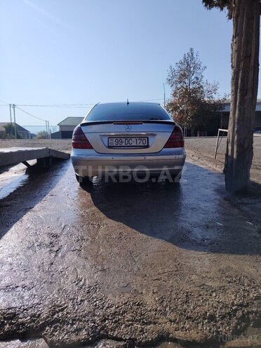 Mercedes E 220 2003, 280,000 km - 2.2 l - Tovuz