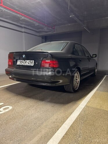 BMW 523-8